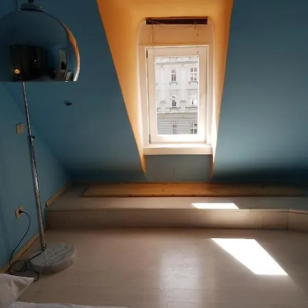 Above Ljubljanica River Apartamento